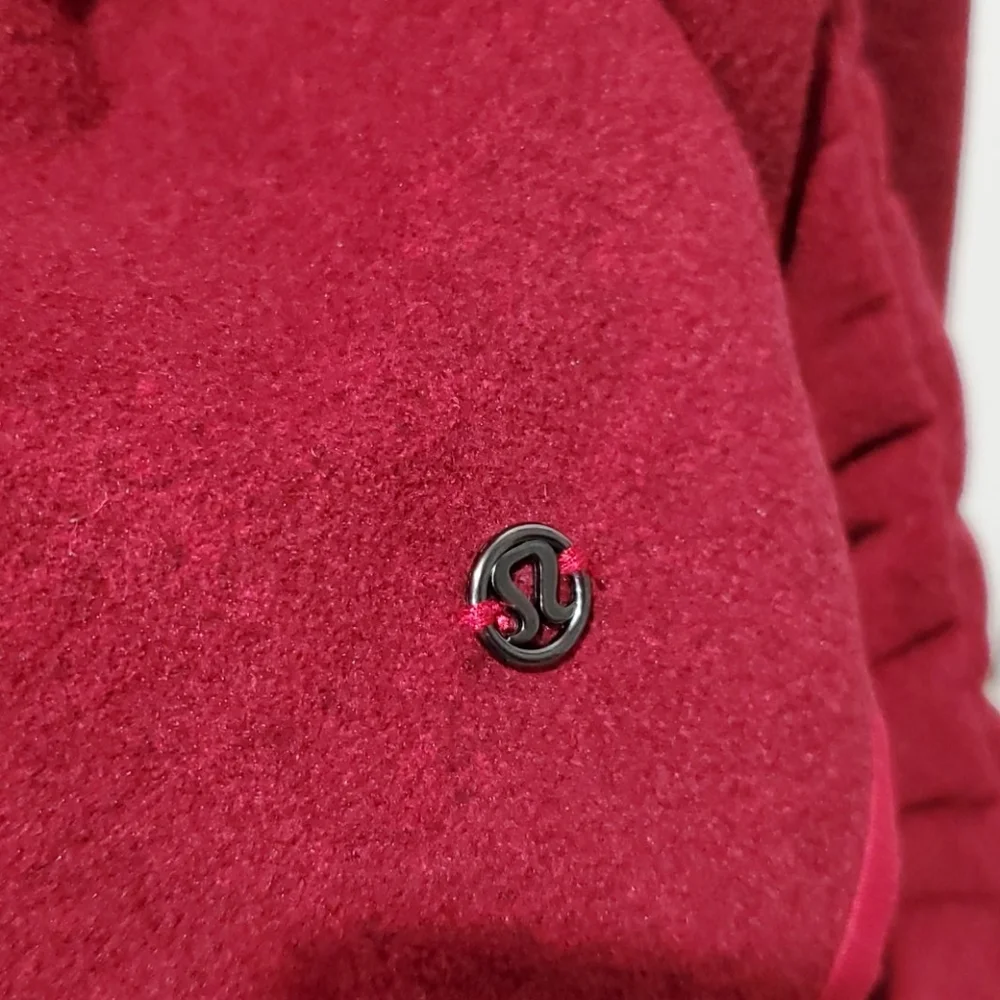 Lululemon Presence of Mind Red Fleece Wrap size 6 NWT
